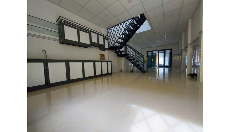 Bán 130m2 đất TẶNG nhà 2t, HXH Tân Phú chỉ 30m vừa ở vừa có tiền, tiên ích bao quanh, giá chỉ 5 tỷ xx TL