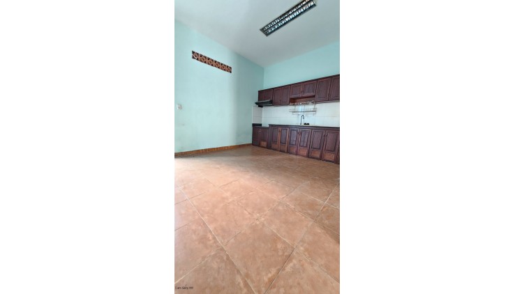 BÁN NHÀ 2 TẦNG - HXH - 136 M2 - THẠNH LỘC - QUẬN 12. GIÁ  : 5,3 TỶ.