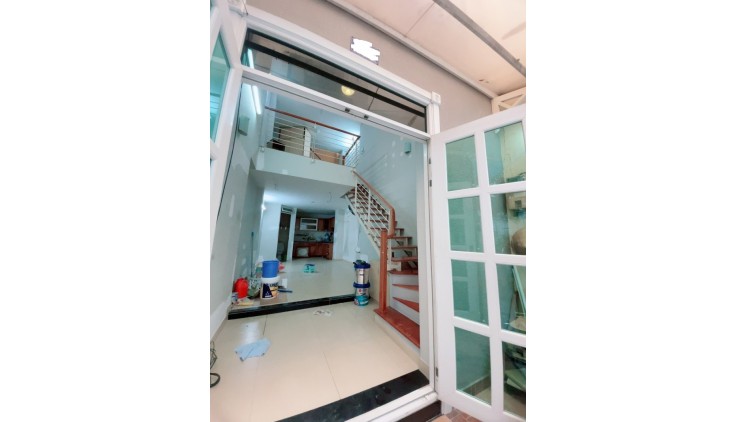 Ngay Lottte Mart  - Hẻm 3m - DT 3.5 x 10 - BTCT 4 Tầng