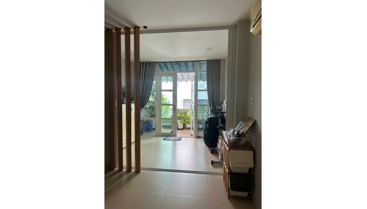 Ngay Lottte Mart  - Hẻm 3m - DT 3.5 x 10 - BTCT 4 Tầng