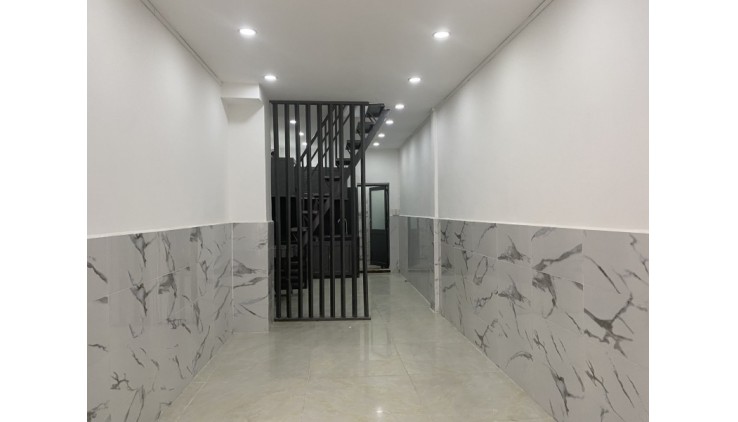 Gần Chợ Gò Vấp - Hẻm 3 gác, cách xe hơi 2 căn - DT 28m2