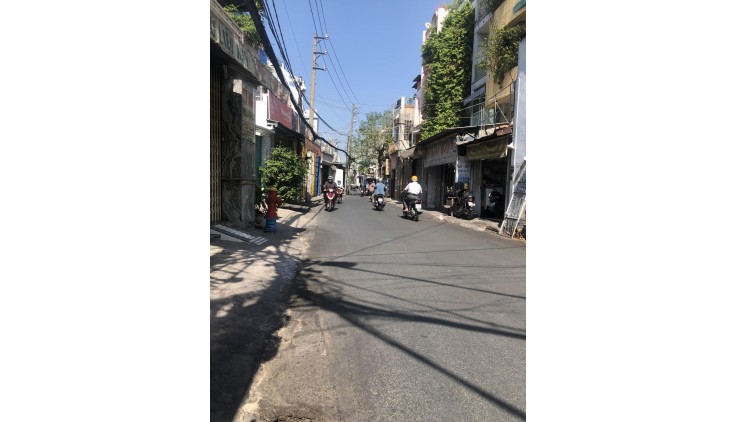 **Bán nhà mặt tiền quận Tân Bình ** phường 1 Tân Bình - 6,2 x 18.