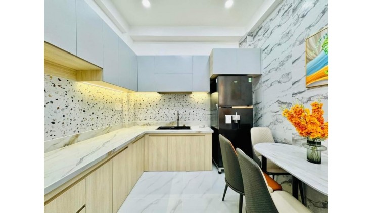 Gần Công Viên Làng Hoa - Hẻm 3 gác - Cách mặt tiền 15m - BTCT 2 Tầng