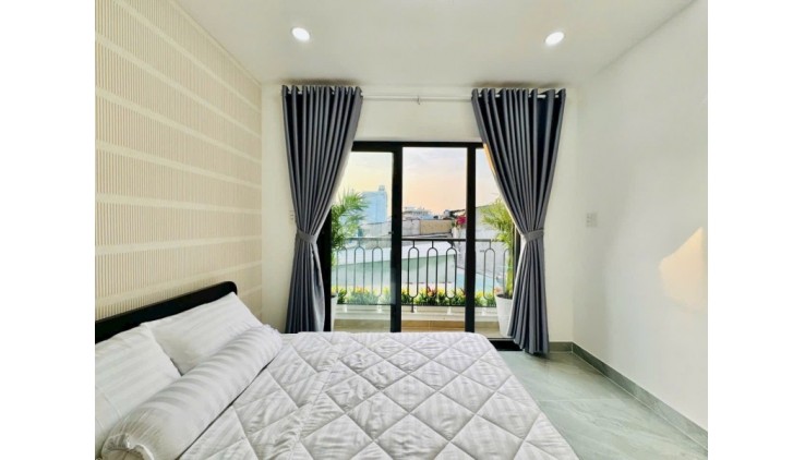 Ngay Lottte Mart  - Hẻm 3m - DT 3.5 x 10 - BTCT 4 Tầng