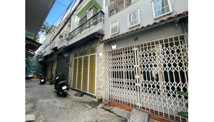 Ngay Trường THPT Nhân Trí - Hẻm 3.5m - (3.2 x 9)m - BTCT 3 Tầng