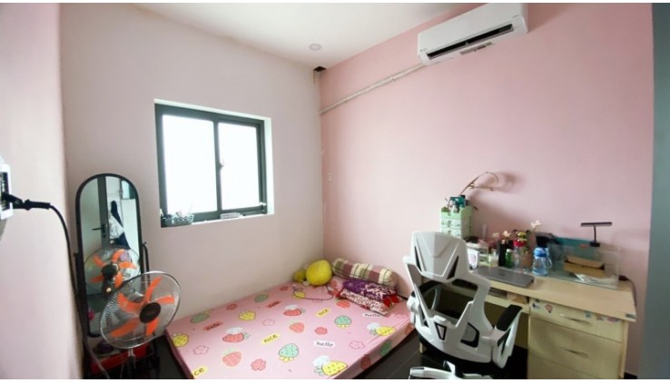 Ngay THPT Hồng Hà - Hẻm thông 3m - (4 x 12.5)m - BTCT 3 Tầng