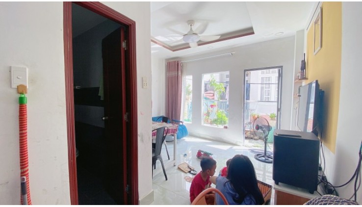 Ngay Bệnh Viện Hồng Đức - 6 TẦNG, 5 PHÒNG NGỦ, 4 WC - DT 39M2