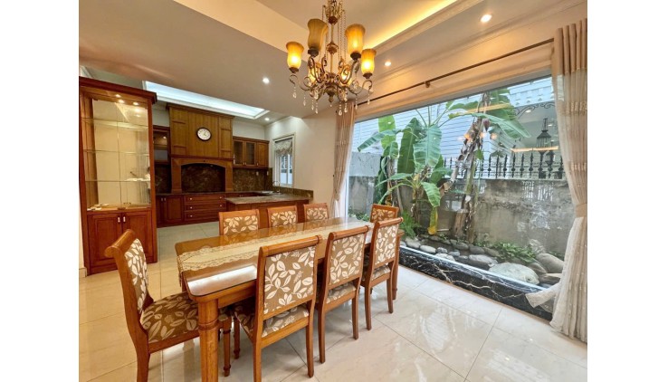 Cho thuê biệt thự Nam Thông - Phú Mỹ Hưng - Q7, dt:11x18m , 4PN , full nội thất , giá :55 triệu/tháng.LH: 0906611859 Thư