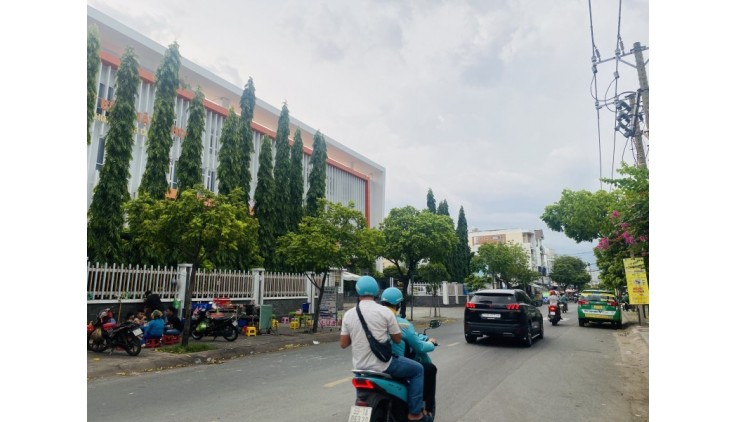 Bán nhà riêng 2pn 3.5.12.5  Âu Dương Lân 2 tầng  phường 3 quận 8 giá 6,4 tỷ