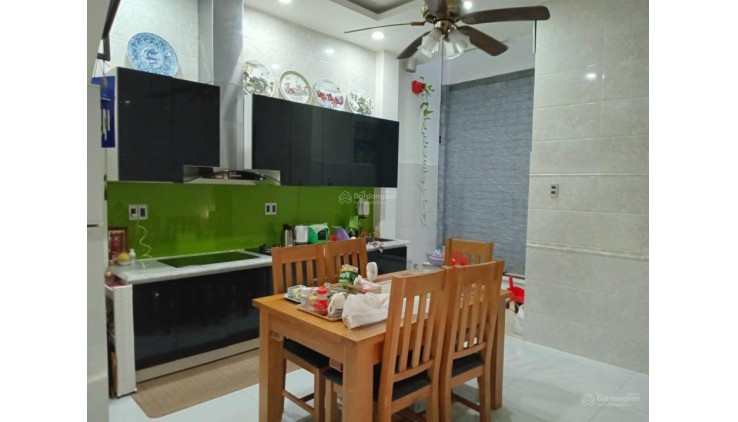 Nhà phố vườn thuộc khu khép kín, cổng riêng, camera an ninh, DT hiếm ở trung tâm 4x16m nở hậu