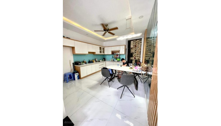 Bán nhà hẻm 45 Nguyễn Văn Đậu, DT 4 x 16m, 4 tấm BTCT giá 9.5 tỷ thương lượng