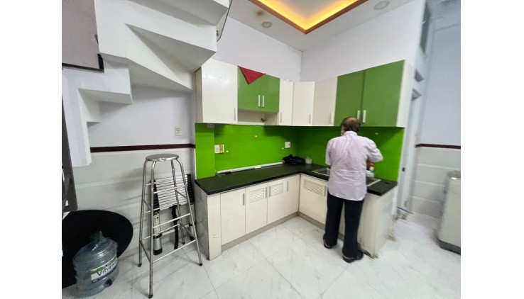Lạc Long Quân  Phường 8 Tân Bình - NHÀ MỚI KENG 3 TẦNG BTCT - 3PN 3 WC - GIÁ 3.2 TỶ