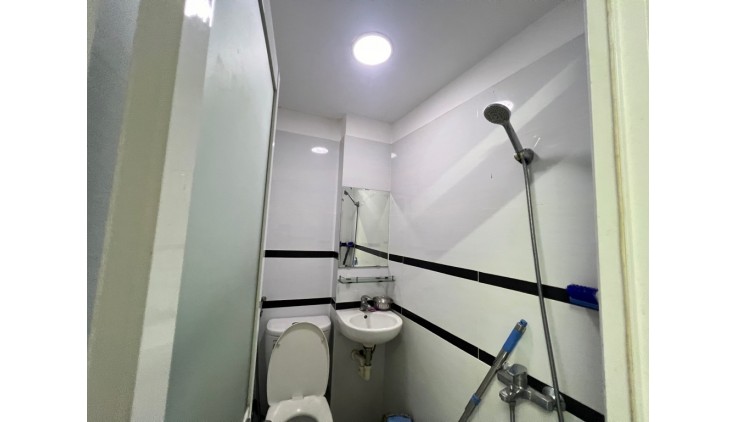 Lạc Long Quân  Phường 8 Tân Bình - NHÀ MỚI KENG 3 TẦNG BTCT - 3PN 3 WC - GIÁ 3.2 TỶ