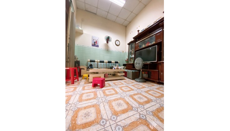Nhà ngộp. Linh Xuân, TP. Thủ Đức. 125m2, 7.5 tỷ.