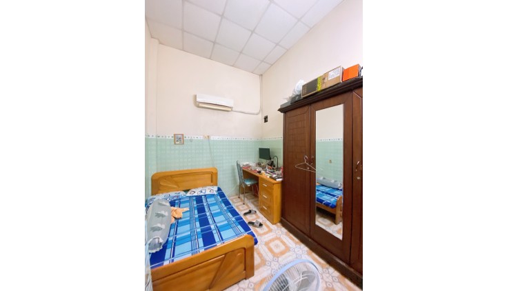 Nhà ngộp. Linh Xuân, TP. Thủ Đức. 125m2, 7.5 tỷ.