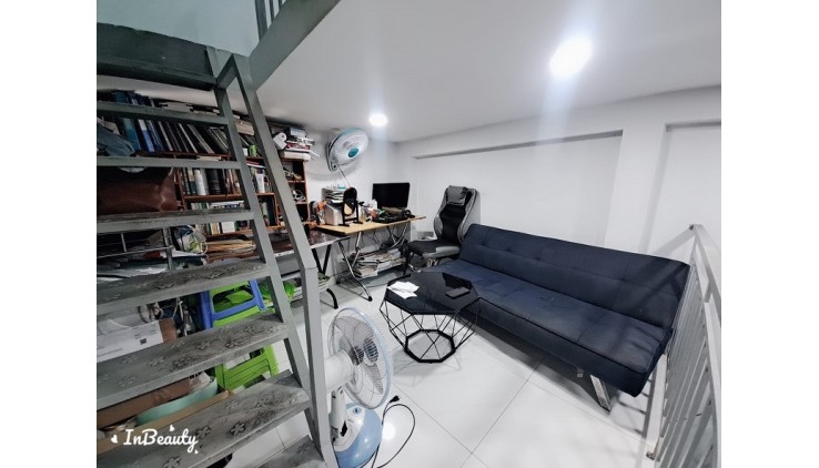Nhà đường Lạc Long Quân, P10, Tân Bình, 20m2, 3 tầng đầy đủ công năng, nhỉnh 2 tỷ