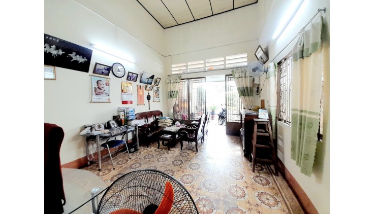 Nhà ngộp. Linh Xuân, TP. Thủ Đức. 125m2, 7.5 tỷ.