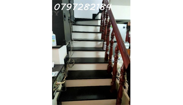 DỌN VỀ Ở NGAY CHỈ VỚI 5,2 TỶ NGAY ĐƯỜNG 835 , TRUNG TÂM PHƯỜNG PHÚ HỮU, Q9