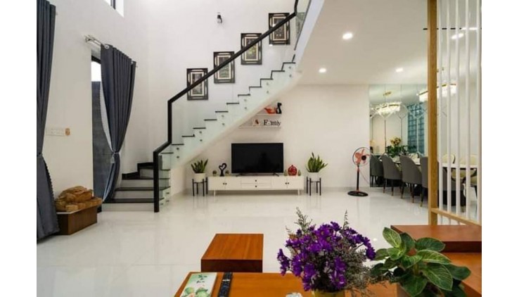 Bán gấp mặt tiền thương mại, nhà cấp bốn, ngang 5m, Phường Tân Chánh Hiệp, Q.12