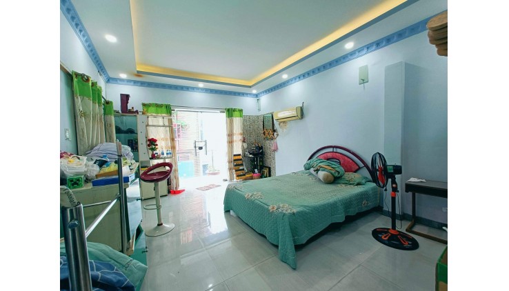 Bán nhà Mặt tiền giá rẻ, MT Đỗ Tấn Phong, Phú Nhuận, DT: 7x15m, 3 Tầng, 4PN, 12.8 tỷ.