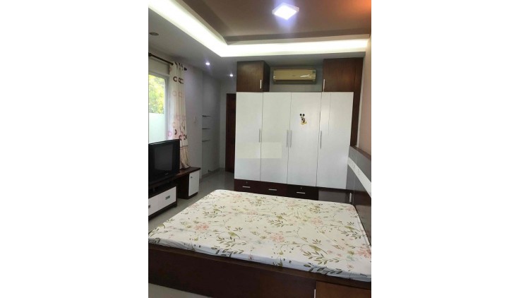 Cho thuê nhà nguyên căn góc 2 mặt tiền kinh doanh đường Lương Thế Vinh, Quận Tân Phú