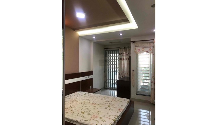 Cho thuê nhà nguyên căn góc 2 mặt tiền kinh doanh đường Lương Thế Vinh, Quận Tân Phú