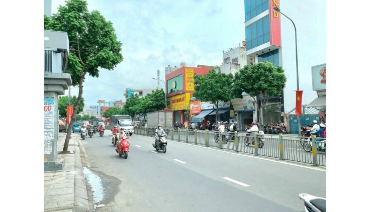 Nhà nguyên căn mặt tiền kinh doanh đường Lũy Bán Bích, Quận Tân Phú