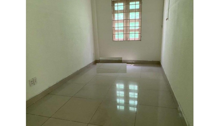 Cho thuê nhà nguyên căn mặt tiền đường Tô Hiệu, Quận Tân Phú