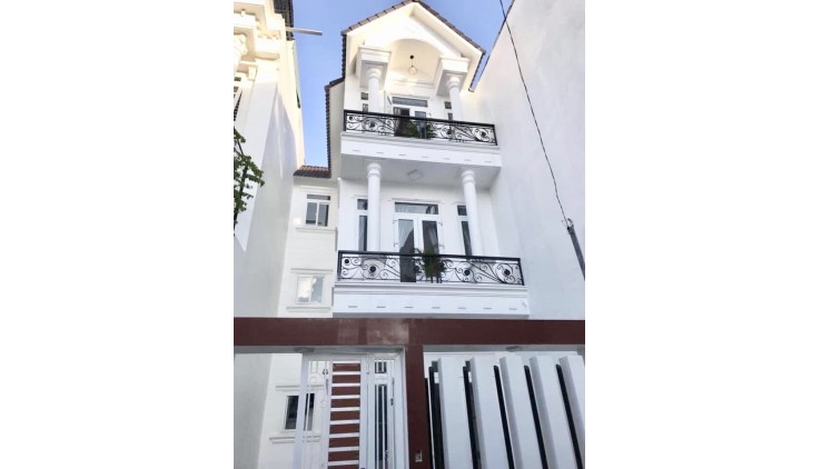 Nhà Bán Nguyễn Văn Quá DT 117m2  6.3mx 19m chỉ 7.8 tỷ,  Đông Hưng Thuận Quận 12