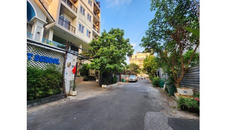 Bán biệt thự Khu Compound 216 Nguyễn Văn Hưởng. Thảo điền . Quận 2.
