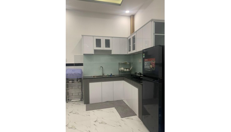 Nhà 4x15, 5 tầng, BTCT,  sát mặt tiền Lê Trọng Tấn, giá nhỉnh 6 tỉ