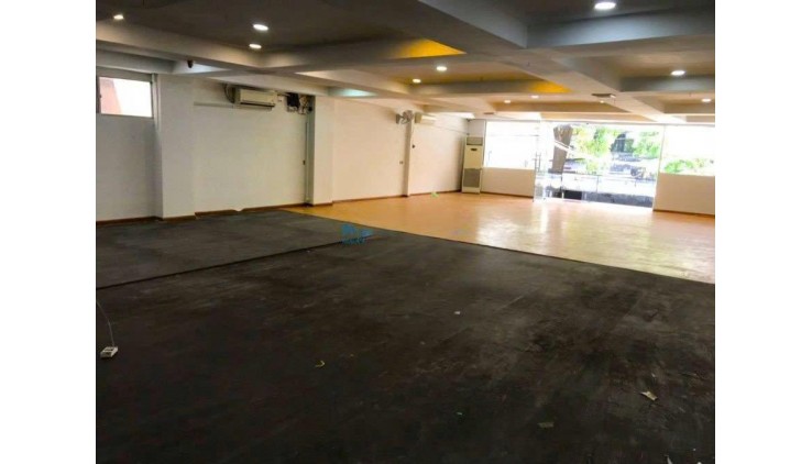 Cho thuê mặt bằng đường Giải Phóng, Phường 4, Tân Bình - Vị trí đắc địa gần sân bay Tân Sơn Nhất!