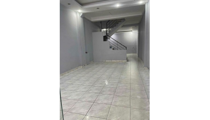 Cho thuê nhà hẻm xe hơi đường Bàu Cát 1, Phường 12, Tân Bình - Vị trí sầm uất gần mặt tiền chính!