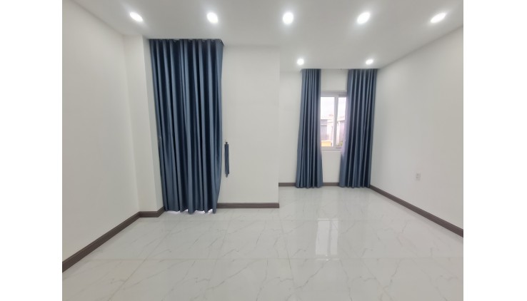 Nhà mới tinh Rosita Khang Điền - DT 100m2 - 3 tầng - cho thuê giá tốt