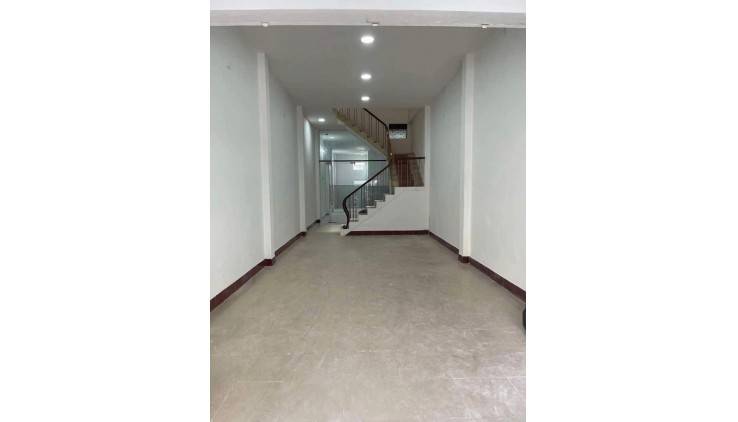 Cho thuê nhà nguyên căn mặt tiền đường Phạm Phú Thứ, Phường 11, Tân Bình