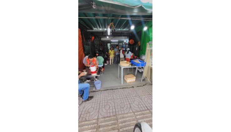 MẶT BẰNG ĐẸP- GIÁ TỐT -Sang Nhượng Gấp Quán Cơm Vị Trí Đắc Địa Tại Thủ Đức