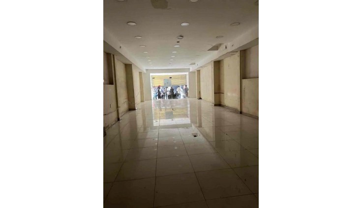 Nhà nguyên căn mặt tiền đường Âu Cơ, Phường 10, Tân Bình - Diện tích lớn, vị trí kinh doanh đắc địa!