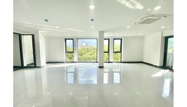 Cho thuê nhà nguyên căn góc 2 mặt tiền hẻm Đào Duy Anh, Phường 9, Phú Nhuận