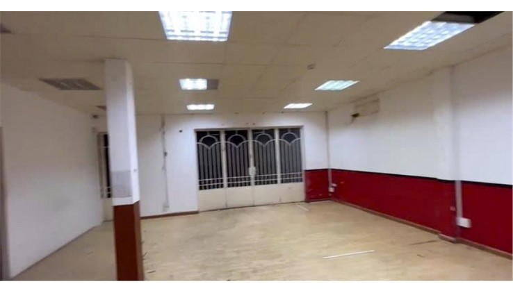 Nhà nguyên căn mặt tiền đường Lạc Long Quân, Phường 8, Tân Bình - Diện tích lớn, vị trí đắc địa cho kinh doanh!