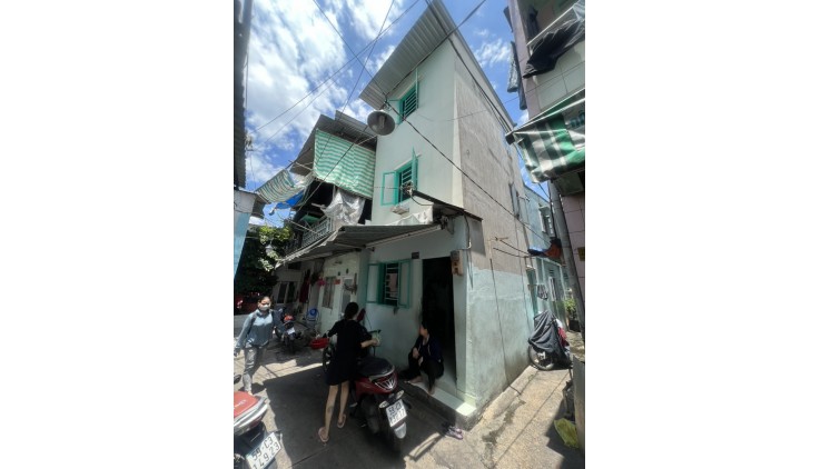 Mặt tiền góc Ngang 5 x 7.5 m đúc 4 tấm Q7 hơn 1 tỷ