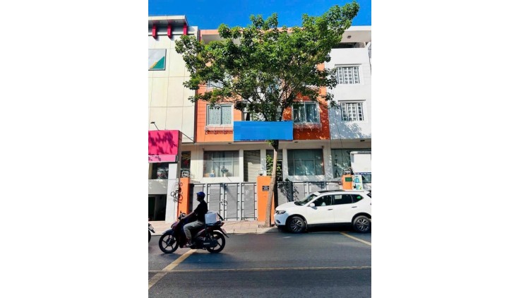 Cho thuê nhà mặt tiền đường Phổ Quang, Phú Nhuận, DT 10m x 17m, 1 trệt 3 lầu