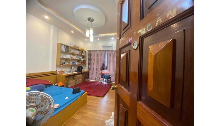 Nhà mới cho thuê mặt tiền đường Phạm Văn Hai, Tân Bình