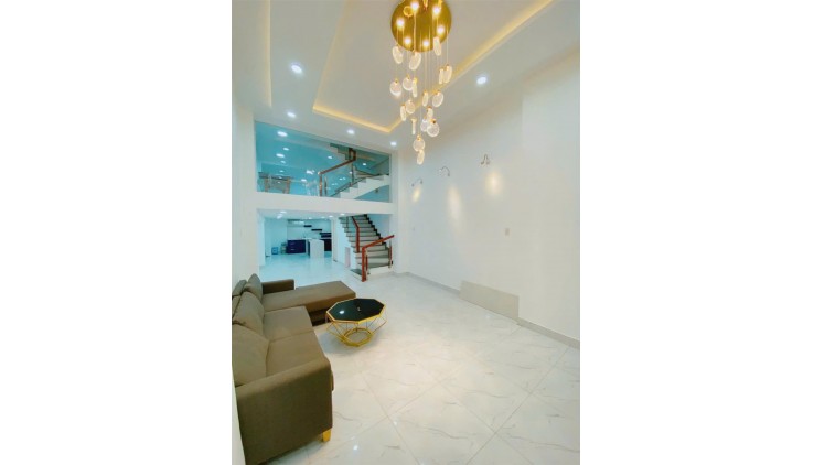 Nhà mặt tiền đường Thích Quảng Đức, Phú Nhuận, DT 4m x 16m, 4 lầu, 4PN 5WC
