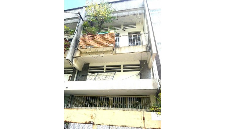Cho thuê nhà nguyên căn hẻm xe hơi đường CMT8, Quận Tân Bình