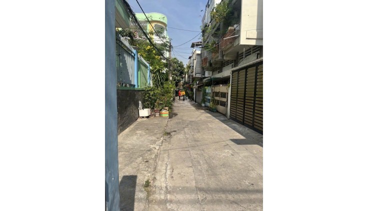 Cho thuê nhà nguyên căn hẻm xe hơi đường CMT8, Quận Tân Bình