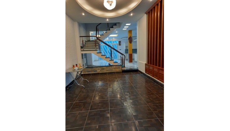 HOT !!! Chính Chủ - Giá Tốt - Cho Thuê Biệt Thự Nguyên Căn Đường 270 Cao Lỗ, Quận 8, HCM