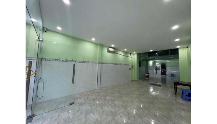Cho thuê mặt bằng đường Trần Quốc Hoàn, Quận Tân Bình - Vị trí đắc địa đối diện công viên Hoàng Văn Thụ