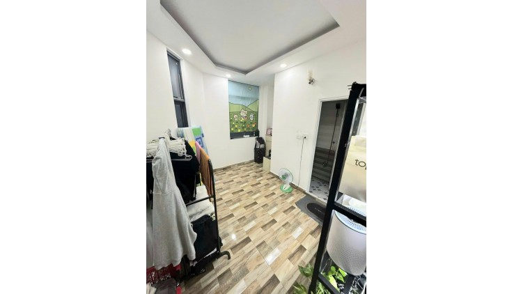 Mặt tiền góc Ngang 5 x 7.5 m đúc 4 tấm Q7 hơn 1 tỷ