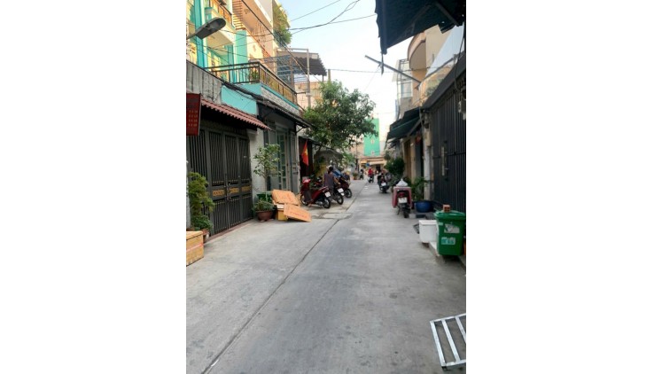 Hàng Thơm nhà Lê Văn Quới gần chợ hẻm 6m thông sát mặt tiền 48m2 ,2 Tầng 4 tỷ