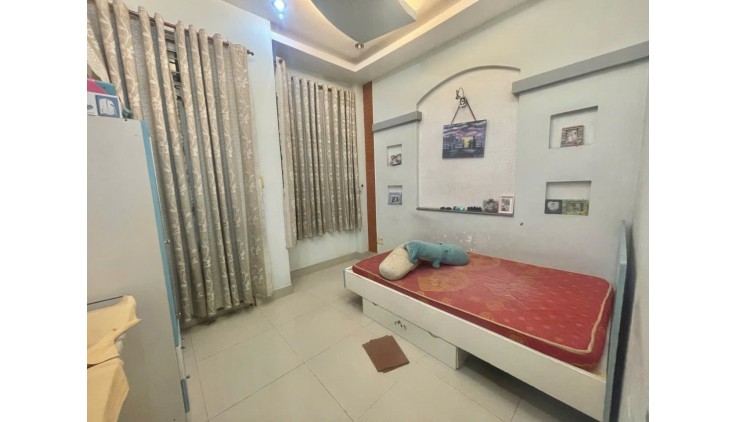 Bán nhà Gò Vấp, Quang Trung, 5 tấm,40m2, xe hơi vào tận nhà, hẻm nhựa 6m, 5.8T